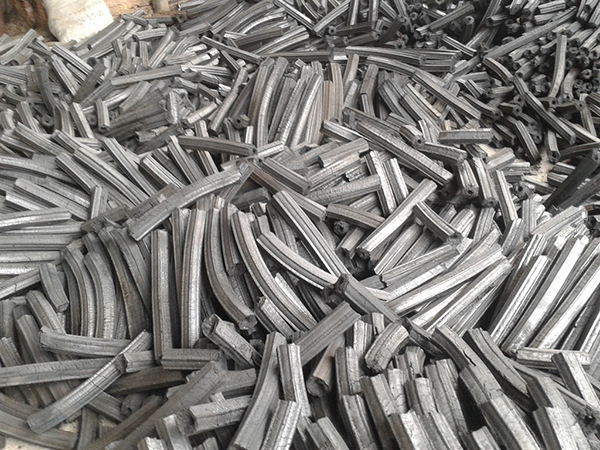 如何鑒別機制木炭的好壞？